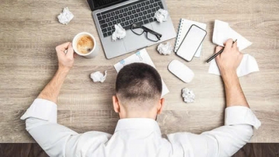 Vì sao con người lại bị kiệt quệ thể chất lẫn tinh thần ?